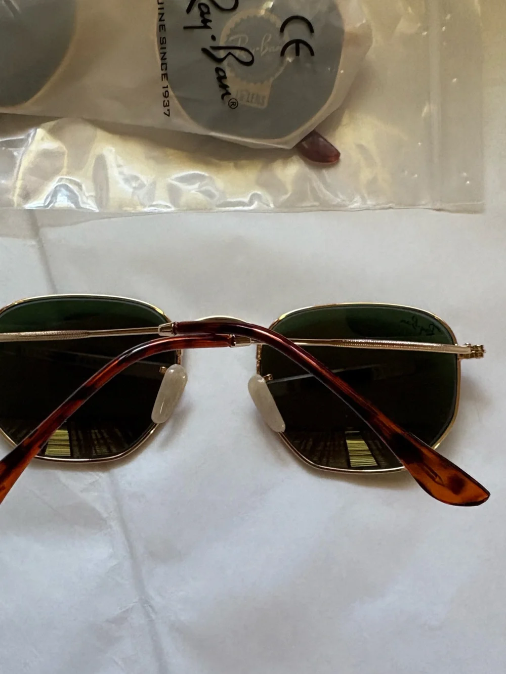 NEW-NOT Ray-Ban Women’s Gold Frame Sunglasses with Green Lenses